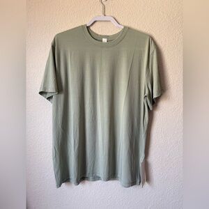 lululemon tee